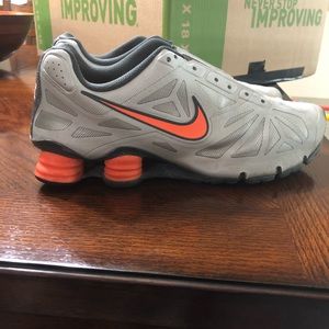 Men’s Nike Shox